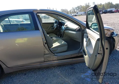 2009 Toyota Camry Le z USA, uszkodzony, nr VIN 4T1BE46K99U898299